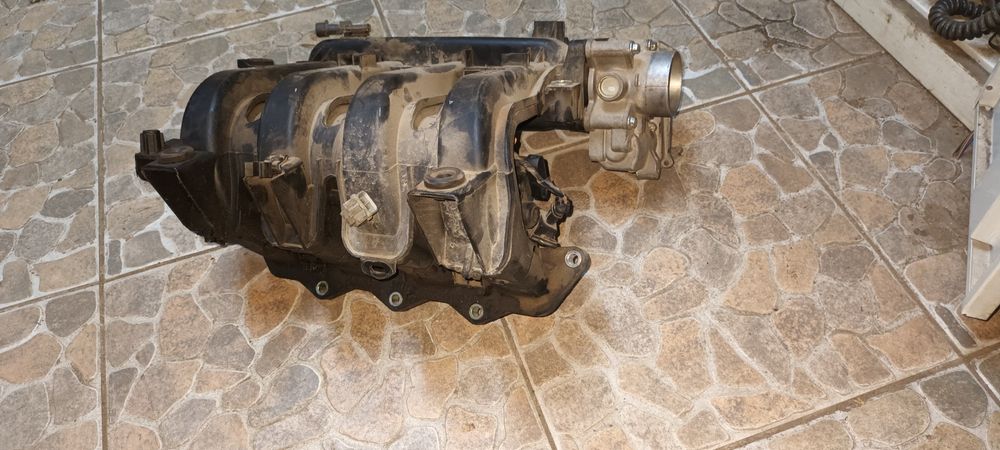 Clapeta acceleratie, injectoare,  galerie admisie logan 0.9, 1.2 benz.