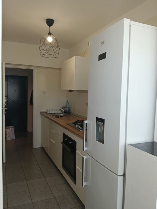 Inchiriez apartament cu 2 camere