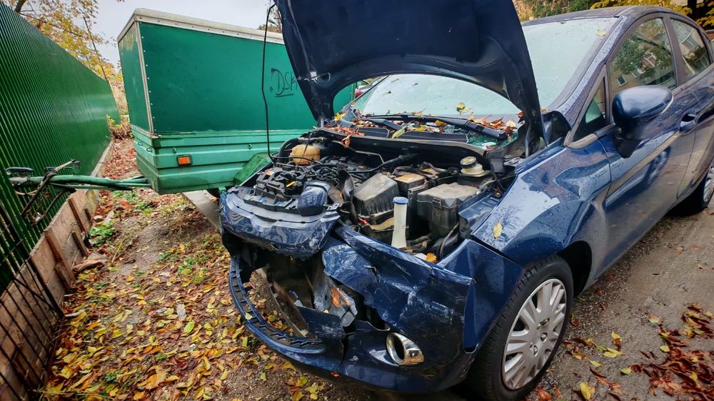 Vând Ford Fiesta Avariat!