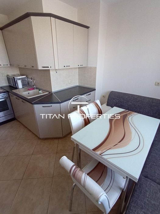 Тристаен панелен апартамент в ж.к Славейков