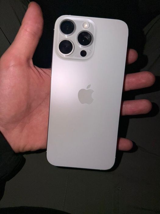 Айфон 15 про мах