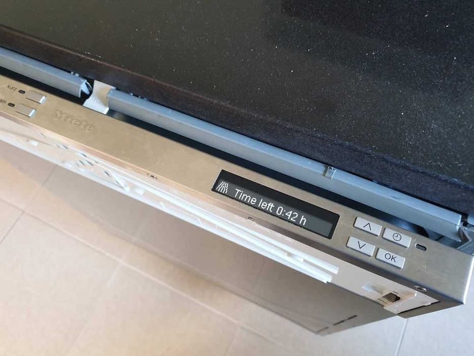 XXL Съдомиялна Miele - Auto Open - 14 Комплекта - Пълно Вграждане 60см