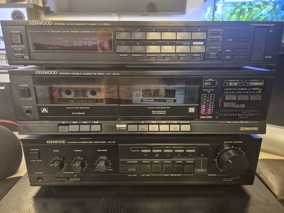 Linie JVC si Kenwood servisata compusa din Deck Dublu TD-W111 + BONUS Tuner FX-333L