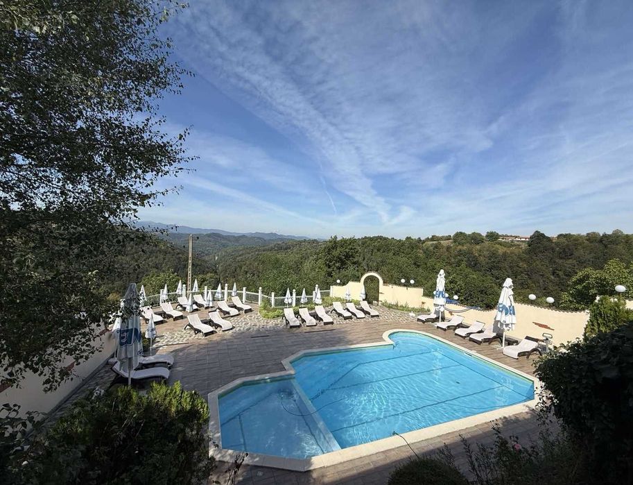 Хотел с басейн в с. Балани, общ. Габрово