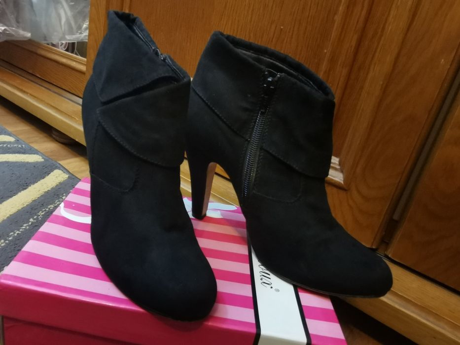 Pantofi, ghete, sandale