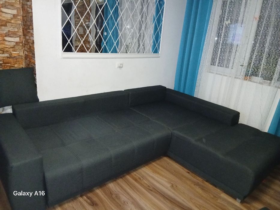 Vând colțar enxtesibil cu lada