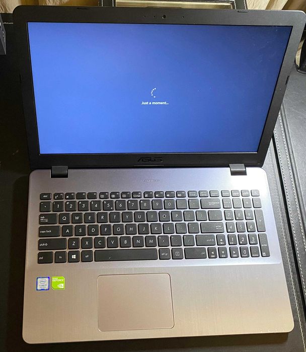 Asus Vivobook F542U I7