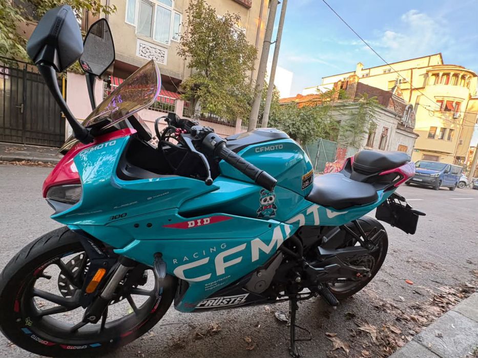 Vând Cfmoto 300sr modelul cu Prüstel an 2023, garantie pana in 2028