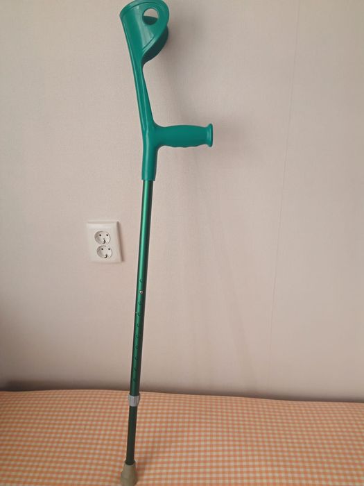 Продам костыль подлокотный бу