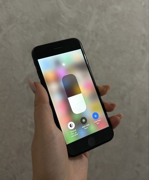 iPhone SE 2020 черный