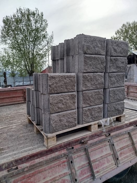 Сплитерные блоки, рванные и тумбы