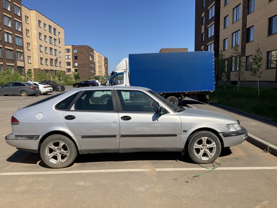 Машина SAAB900…..