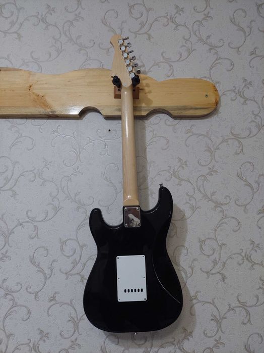 Stratocaster Rockdale Электрогитара
