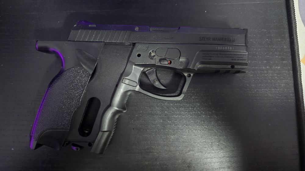 Pistol airsoft STEYR M9-A1