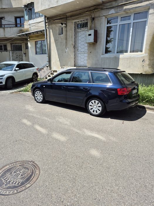 Vând  Audi A 4 break.