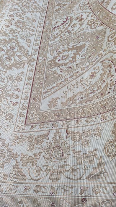 Продам ковер размер 4/2.5