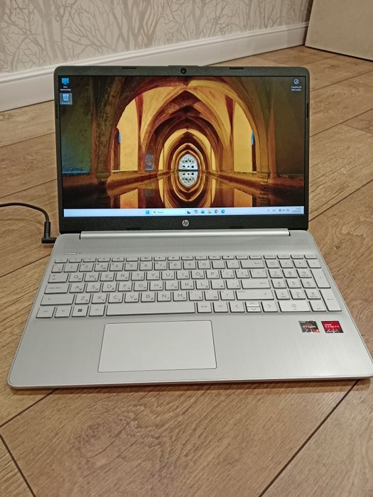 Ноутбук HP 15s-eq — быстрый и надежный, как новый