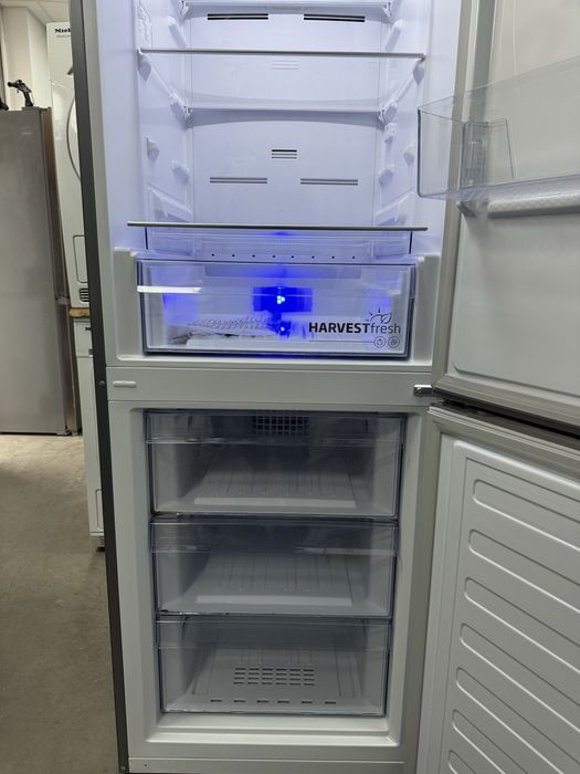 Хладилник с фризер Beko No Front