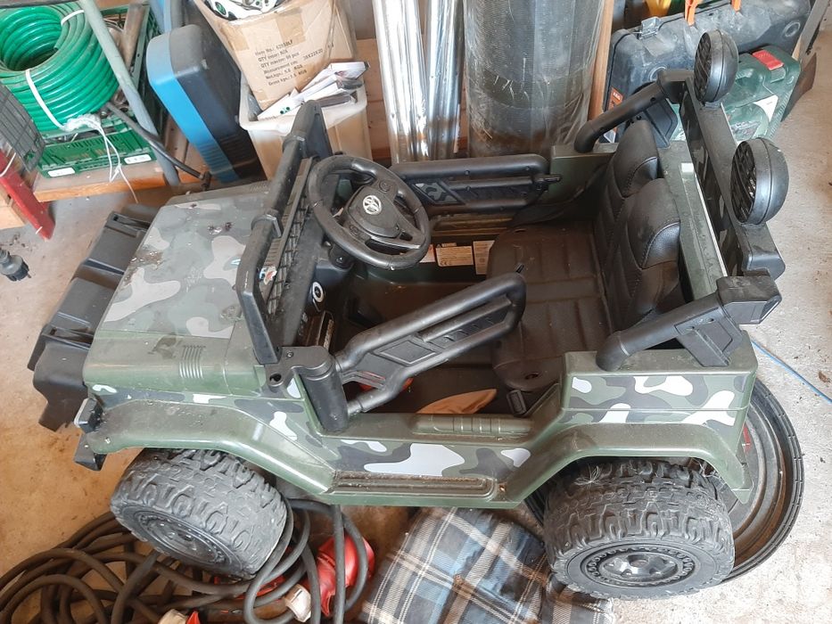 Vând mașinuța copii