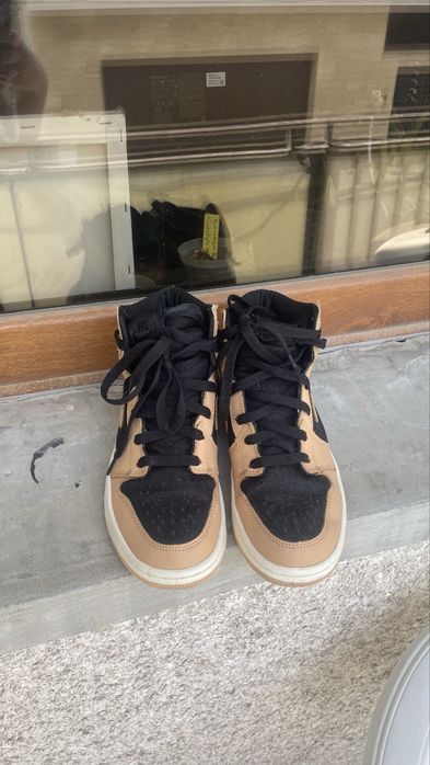 Nike Air Jordan 1 High - бежов цвят