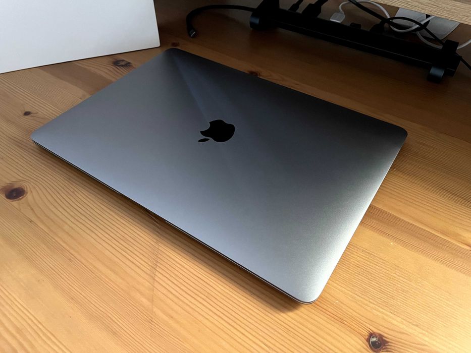 Macbook Air M1 8/256 в идеале