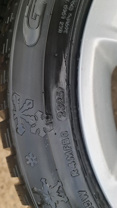 JANTE ORIGINALE BMW R17 5x120 + Anvelope iarnă NOI DOT 2025 – F30 F31 F32 F36