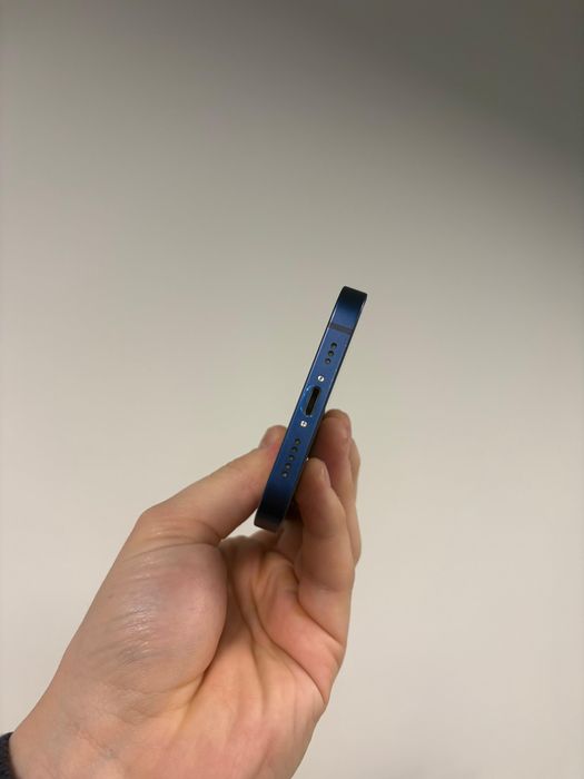 Iphone 12 в хорошем состояние