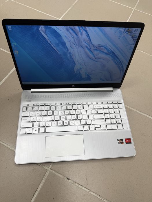Лаптоп HP 15s- EQ2056NU . 15,6 инчов