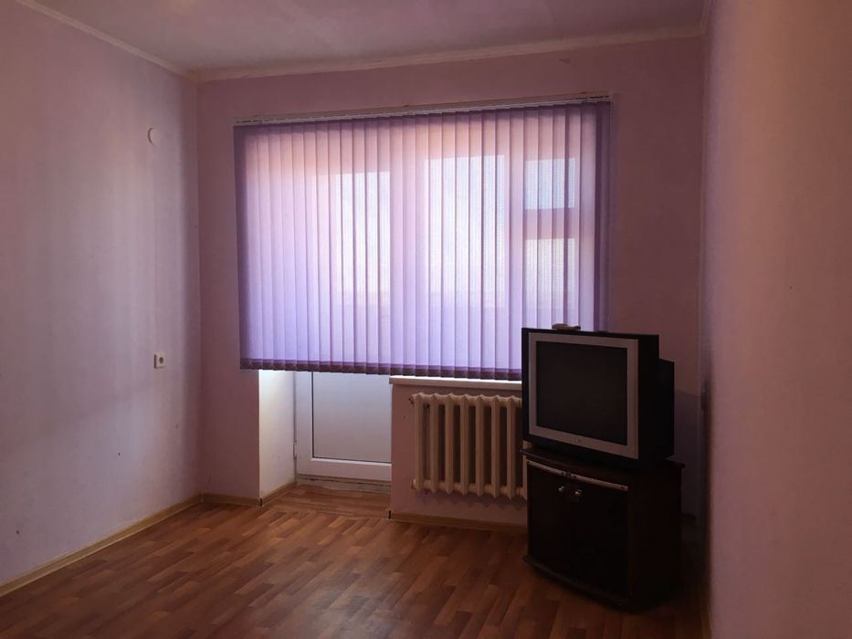 Телевизор с подставкой 5000тг !