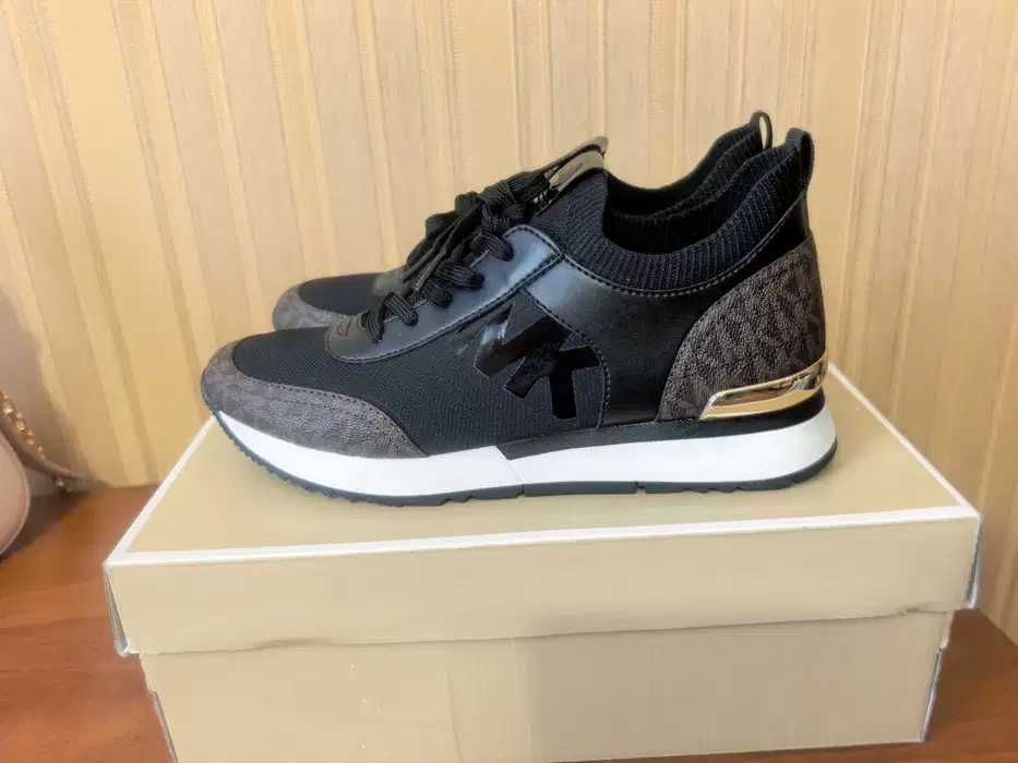 Кроссовки Michael Kors