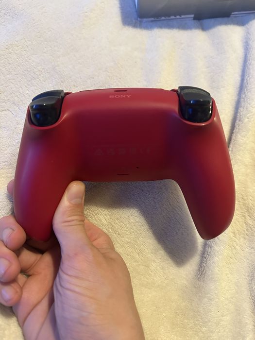 Controller PS5 DualSense Volcanic Red – Stare impecabilă