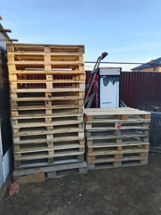 Поддоны для стрительства в хорошем сост