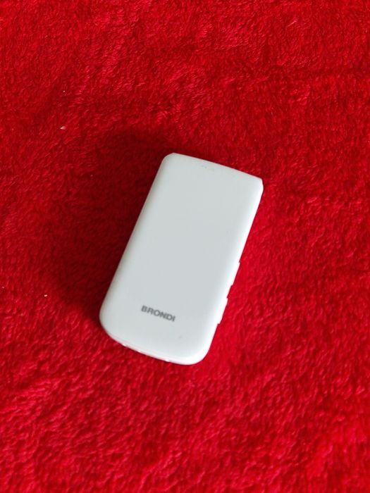 Telefon cu clapeta perfect funcțional