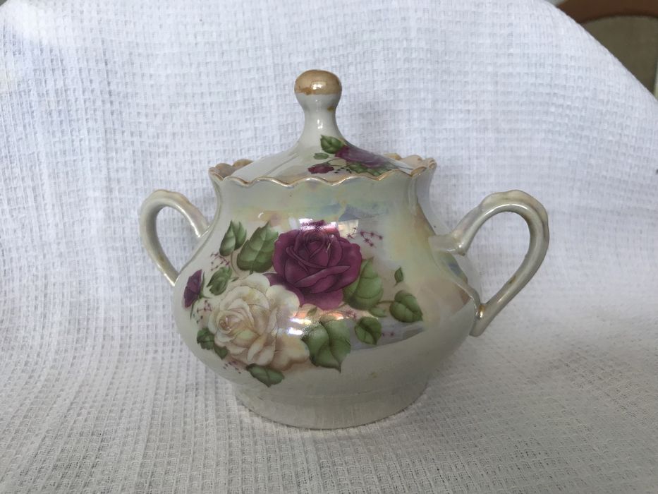 Продам сахарницу