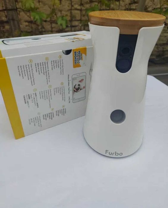 Furbo alimentator mâncare