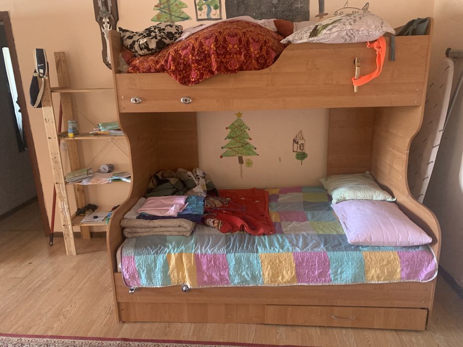 Продается двух ярусный кровать