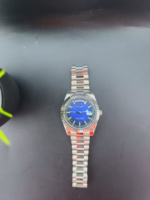 Vând Seiko "Day-Date" Mod – Blue Sunburst Dial – President Bracelet –