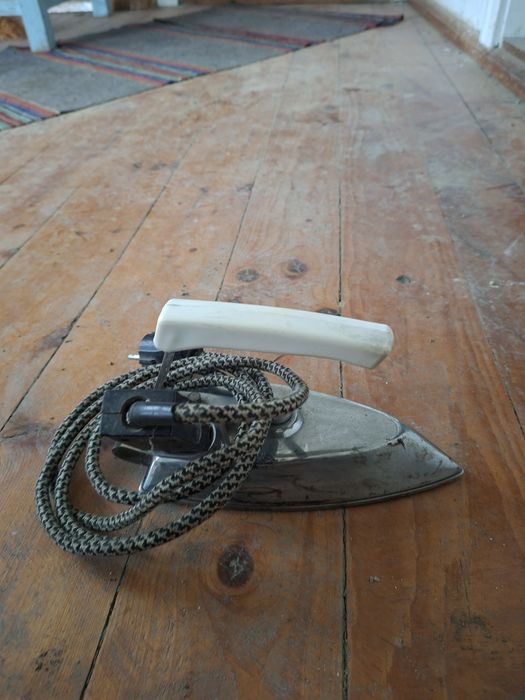 Стара ютия антика