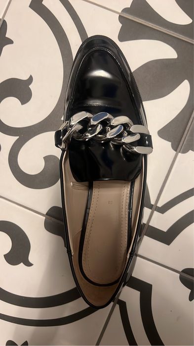 Zara лачени мокасини