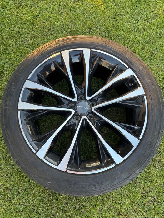 Шины на машины 255/45/R20