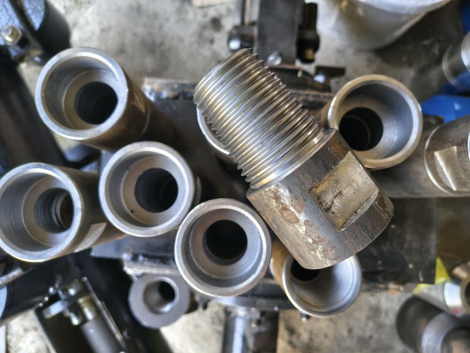 Замки за сондажни лостове с резба Z50