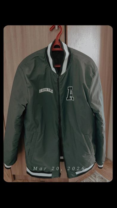 Продам куртку на весну новая !