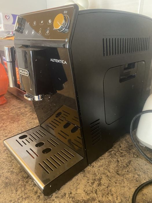 Кофемашина марки delonghi