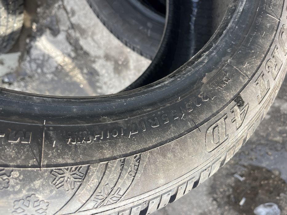 Гуми 225 55 17 Dunlop