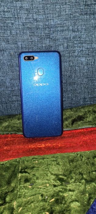 продаётся  оppo телефон