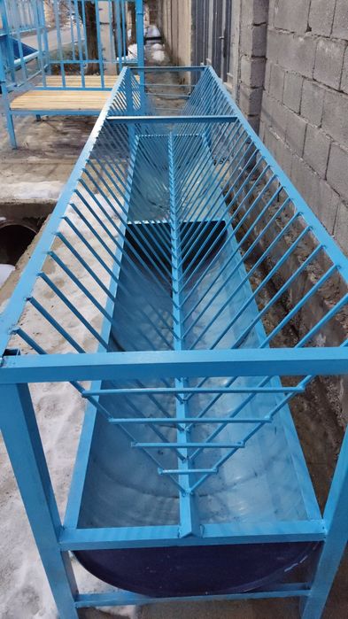 Кармушка для животных