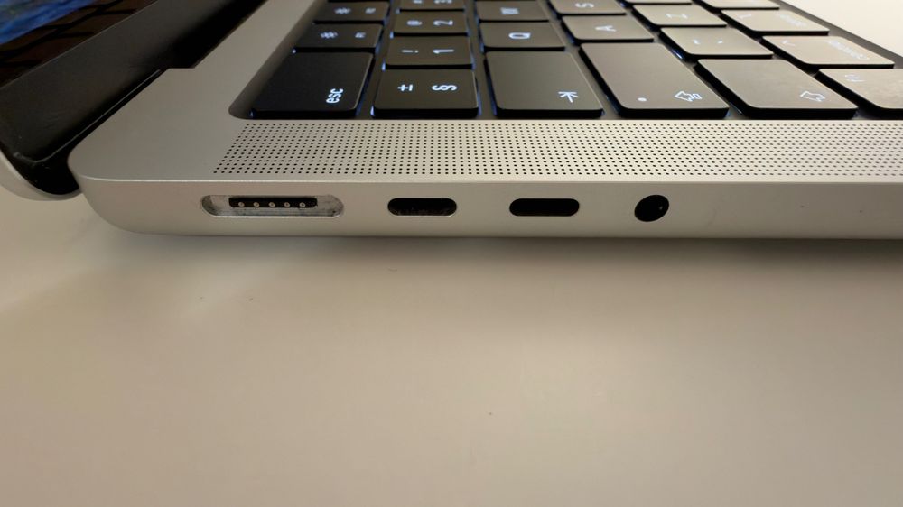 MacBook Pro 14" M3 Pro • 18GB RAM • 512GB SSD • 97% Battery • Пълен комплект — миниатюра 5