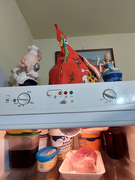 Vând frigider whirlpool