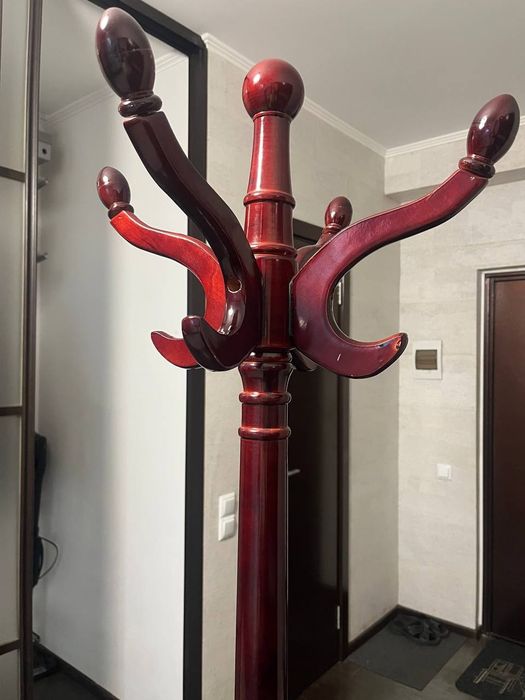 Вешалка из  дерево