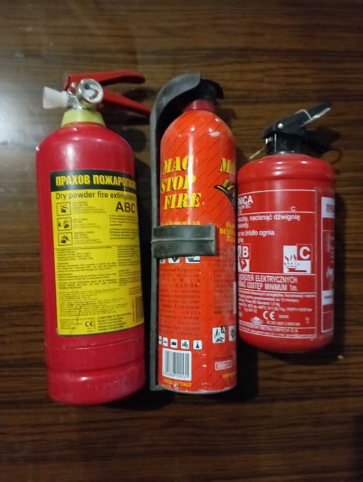 Автоаптечки, светлоотразителни триъгълници и пожарогасители